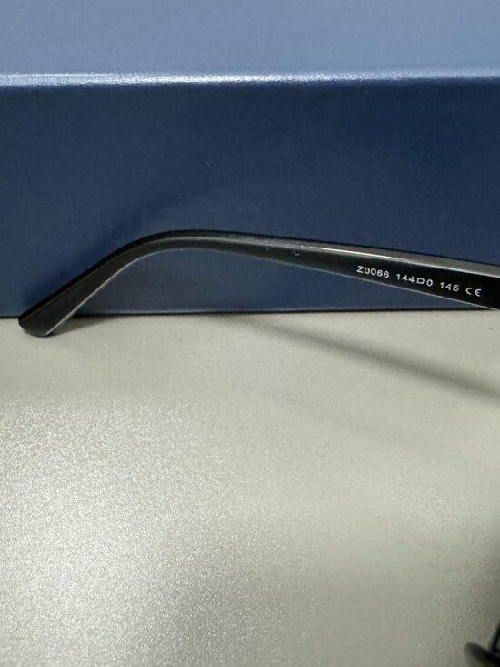 Louis Vuitton Women\'s Black Sunglasses